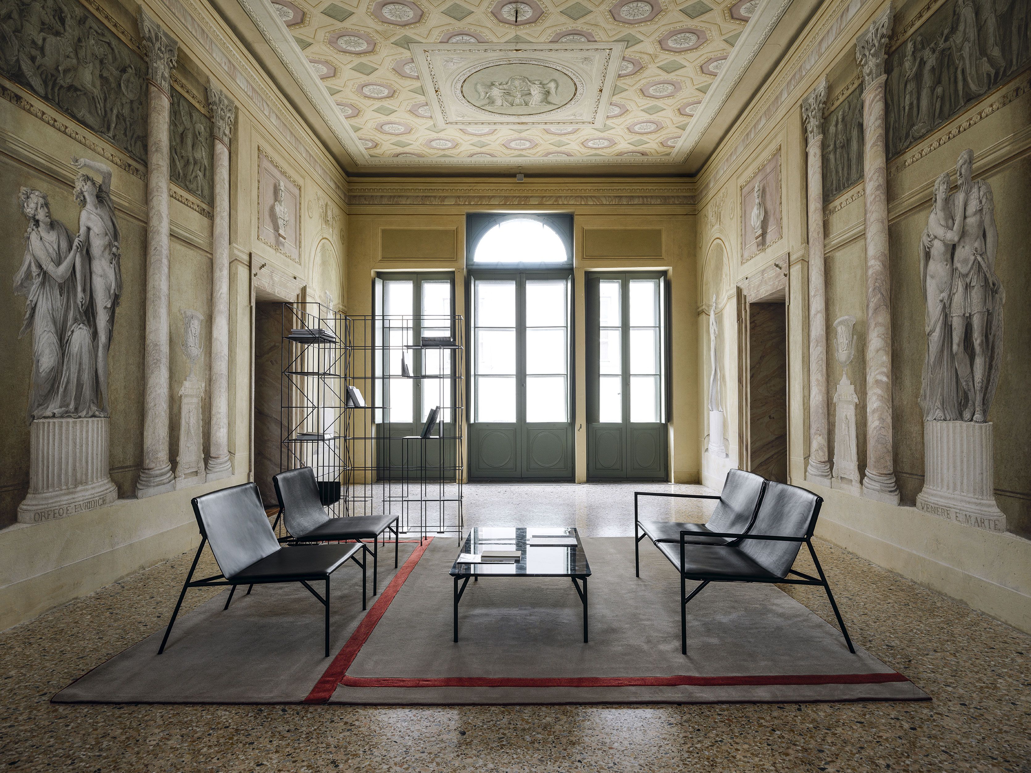 2-местный кожаный диван Casamania & Horm Tout le Jour ARCH-00104201