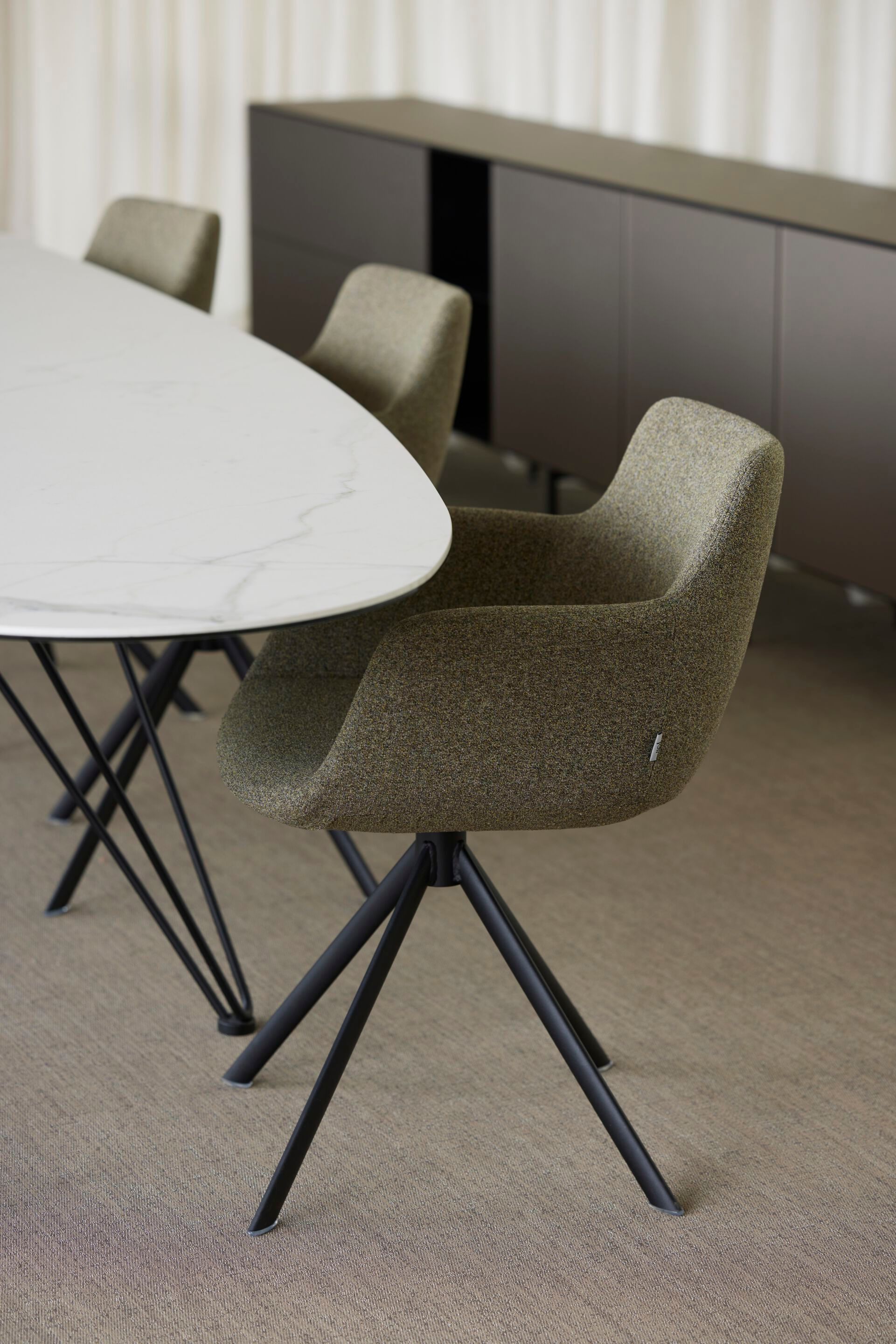 Стул на насесте с подлокотниками Joli Шагал ARCH-00007222 - Вид №3