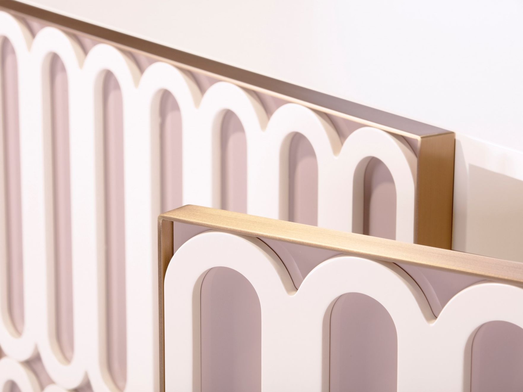 Деревянный шкаф с распашными дверями ROYAL STRANGER MARSHMALLOW ARCH-00014066 - Вид №1