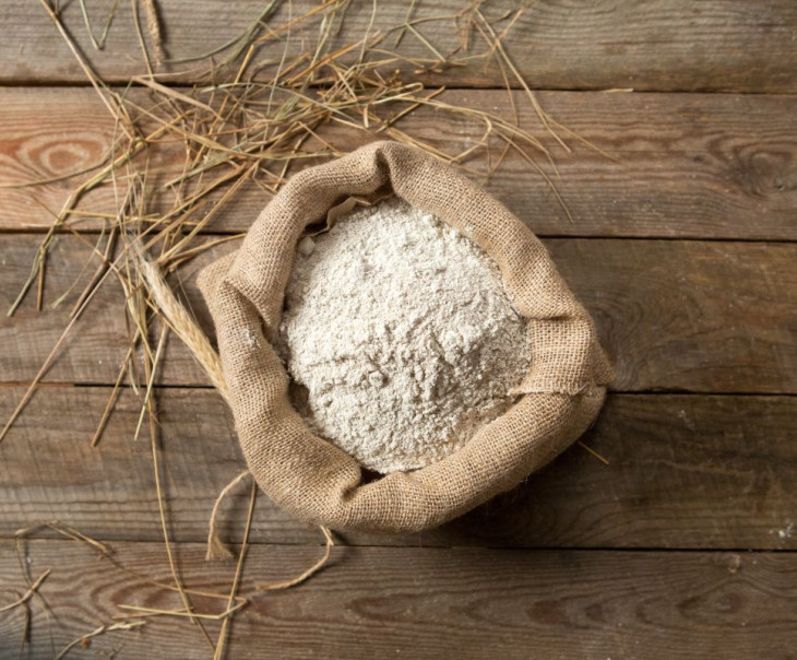 2256 Мука пшеничная цельнозерновая Вкусляндия 