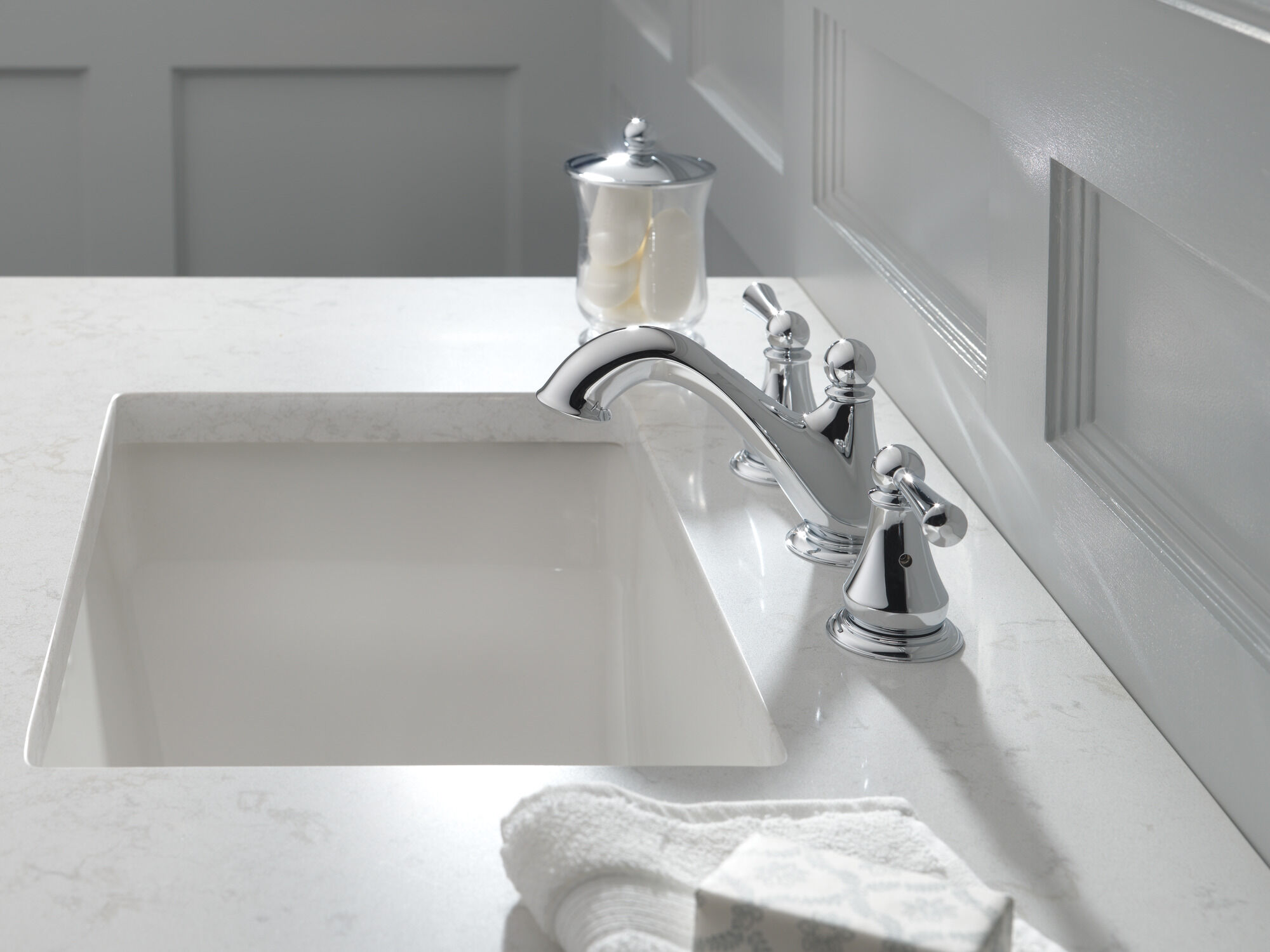 35999LF Смеситель для ванной комнаты с двумя ручками Delta Faucet Haywood Хром  - Вид №3