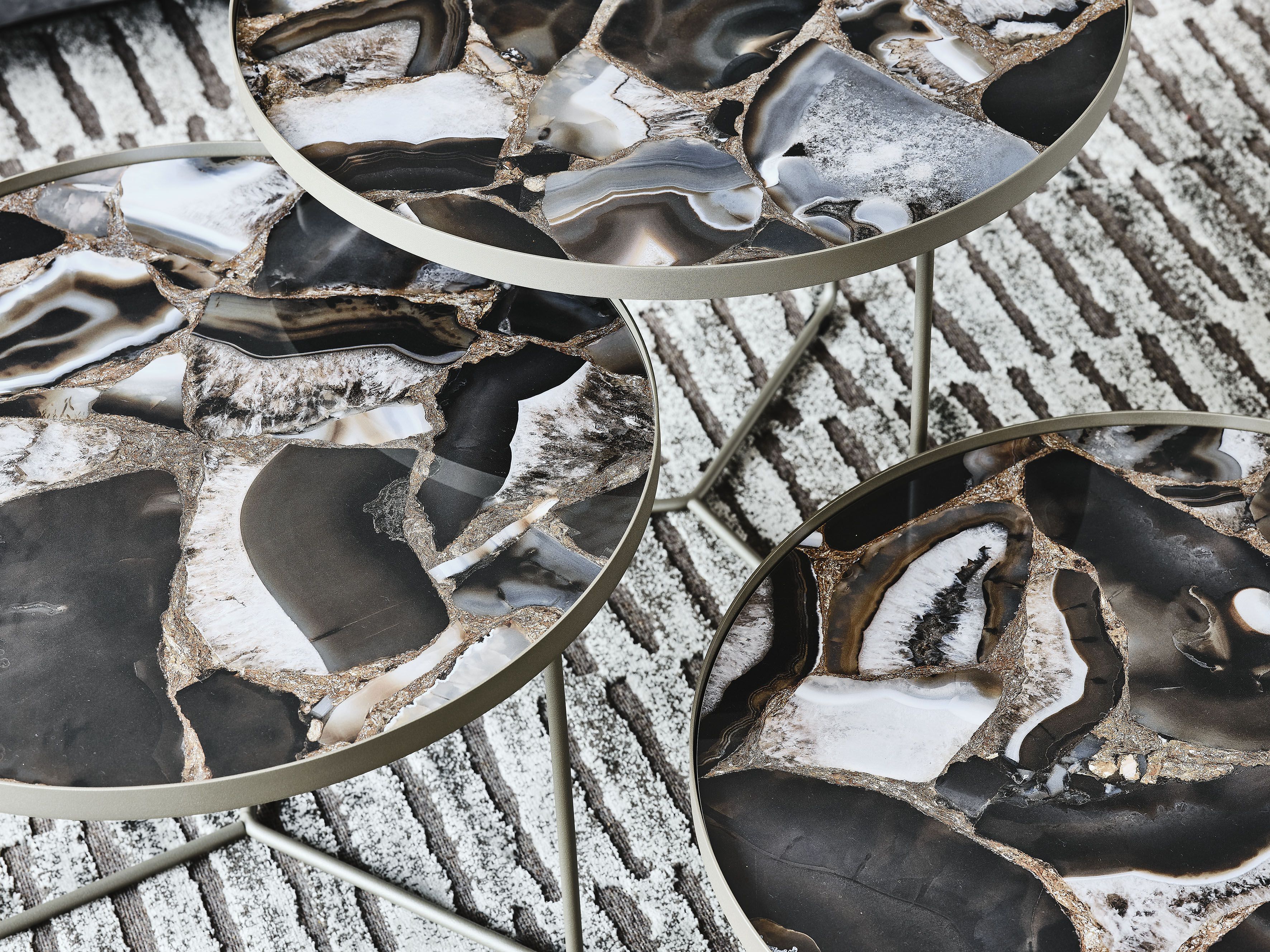 Окрашенный металлический круглый журнальный столик с керамическим верхом Cattelan italia BILLY KERAMIK ARCH-00034615 - Вид №3