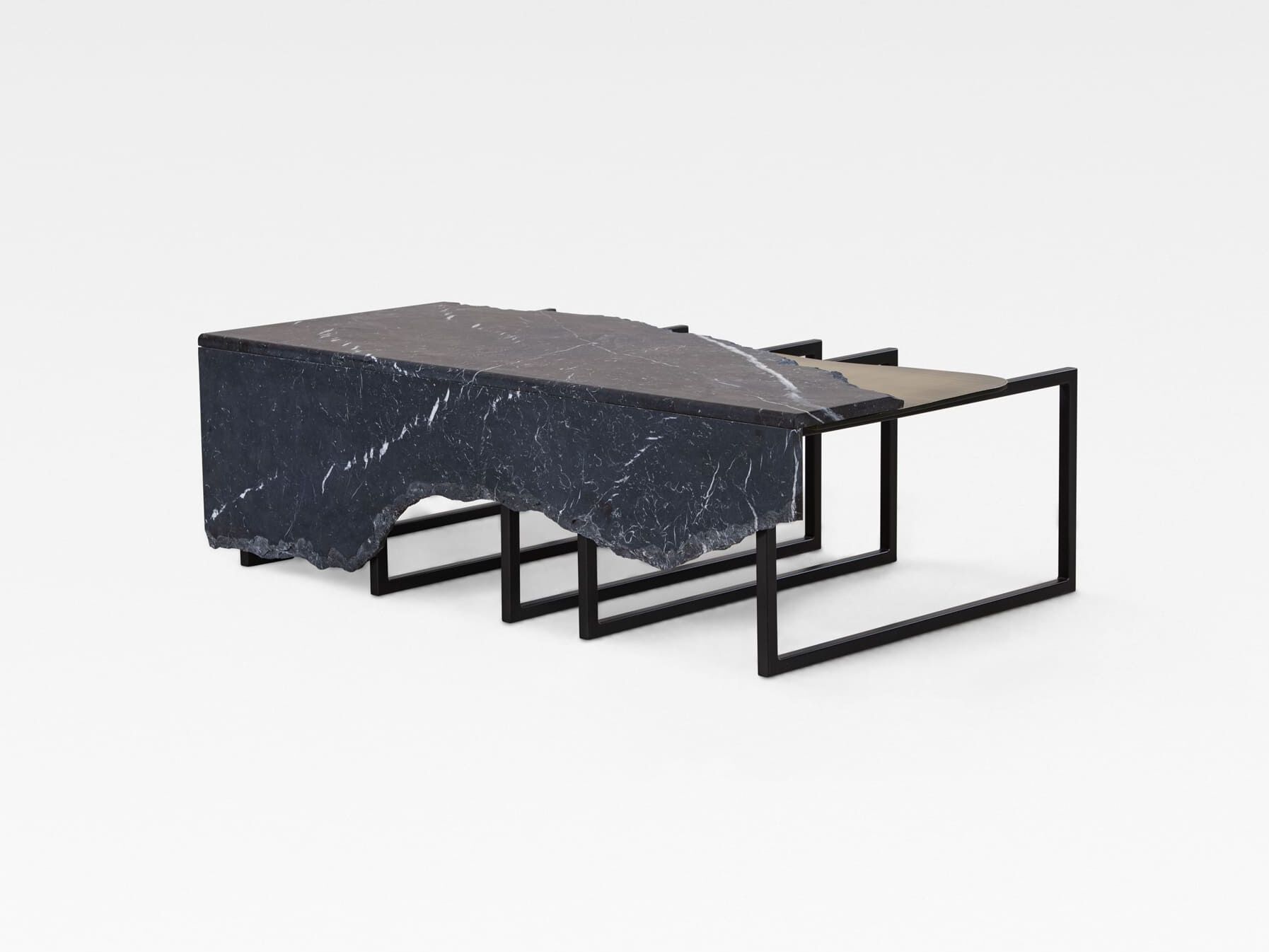 Журнальный столик из черного мрамора Marquina и латуни Greenapple AIRE ARCH-00077236 - Вид №1