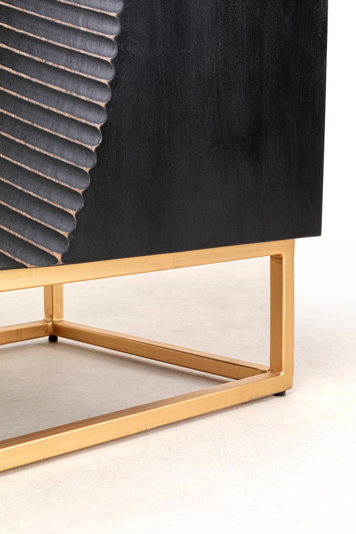 Шкаф из массива дерева с распашными дверями KARE Design Мадейра ARCH-00067867 - Вид №11