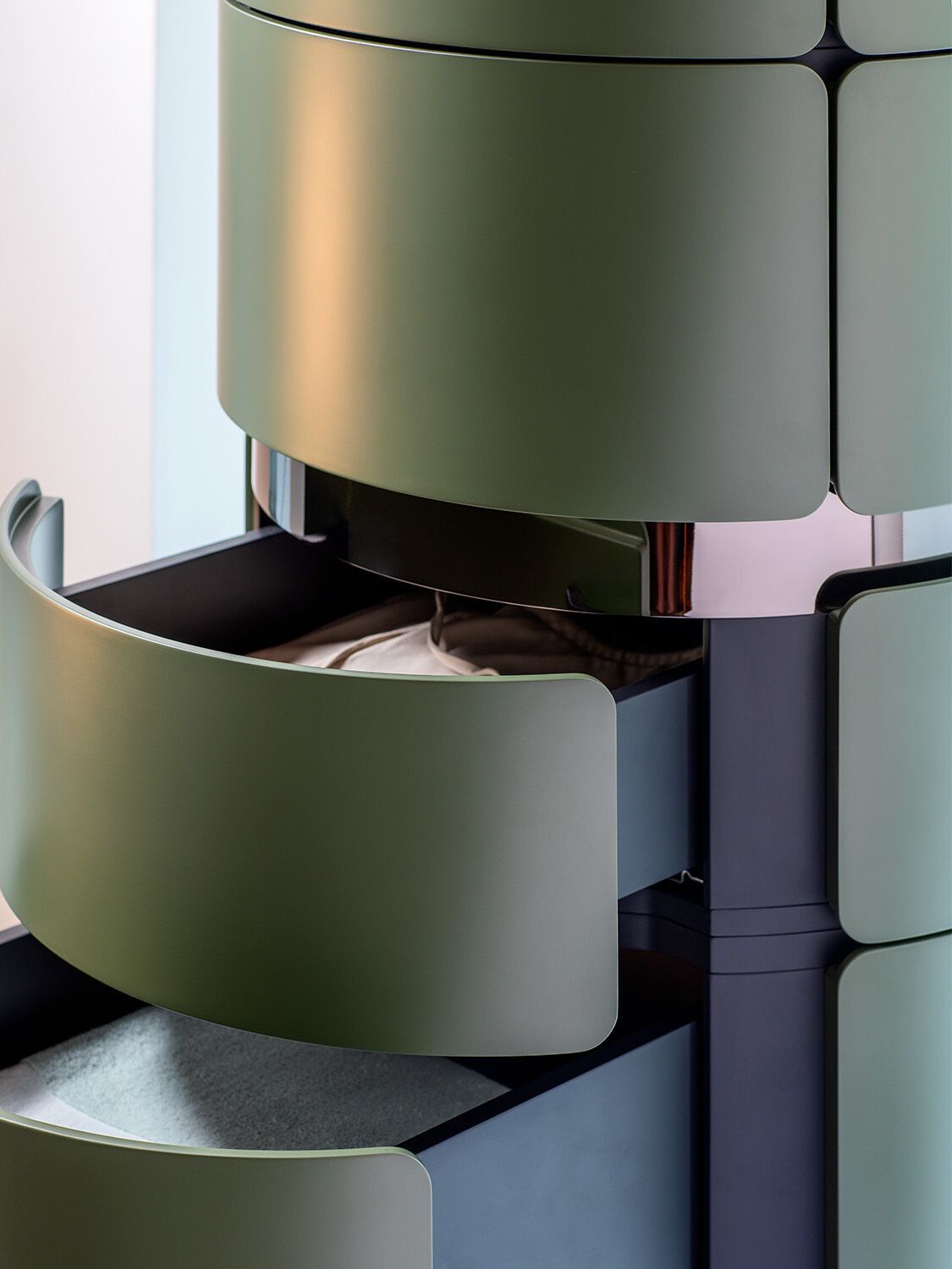 Высокий комод из ясеня с кожаной обивкой Flou Тоши ARCH-00039634 - Вид №7