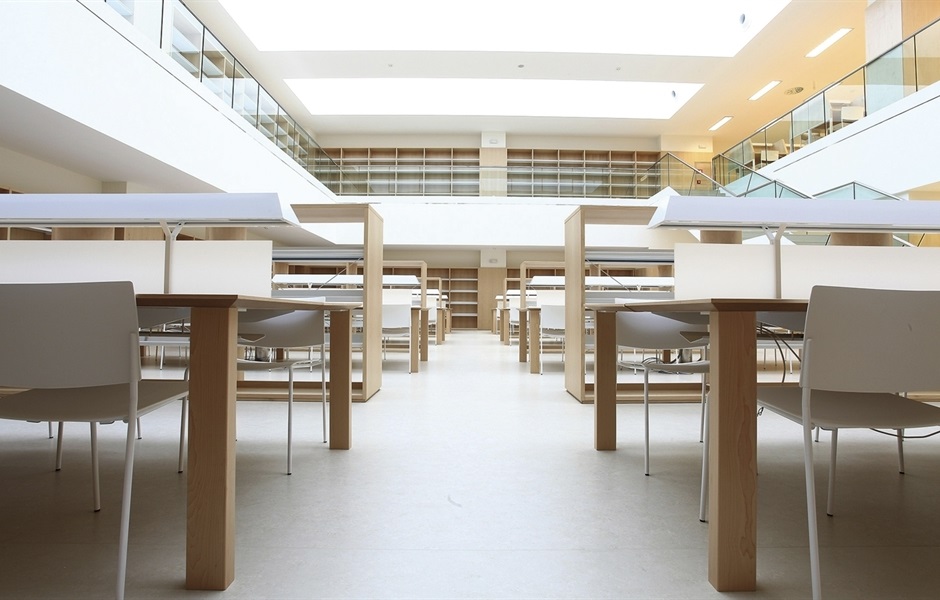 037550 Стул Wood Andreu World Sit - Вид №2