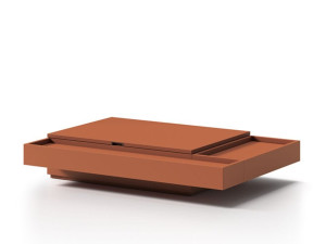 Низкий журнальный столик с отсеком для хранения