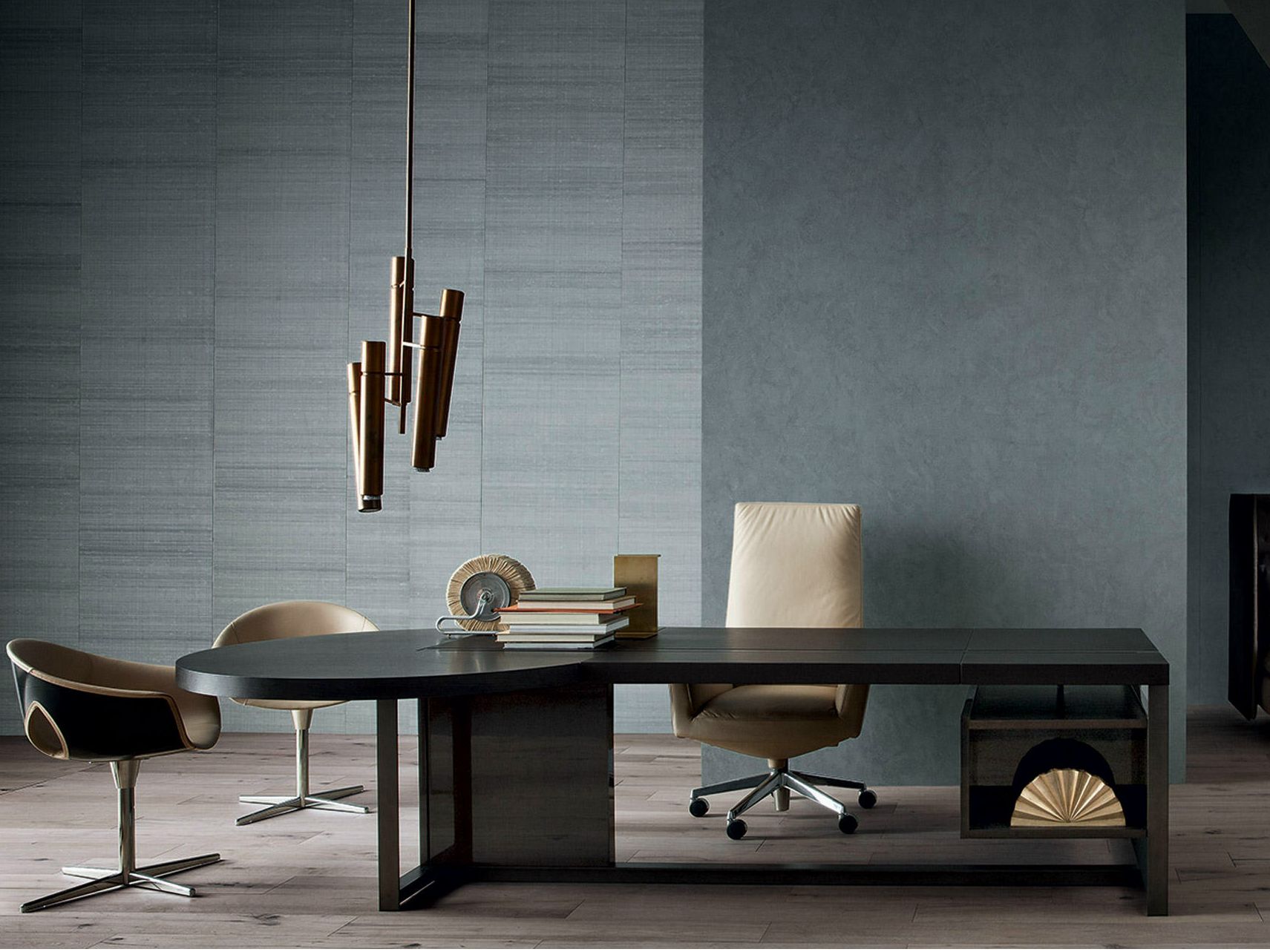 Исполнительный стол со встроенной полкой Poltrona Frau офис-системы управления ARCH-00144233 - Вид №1