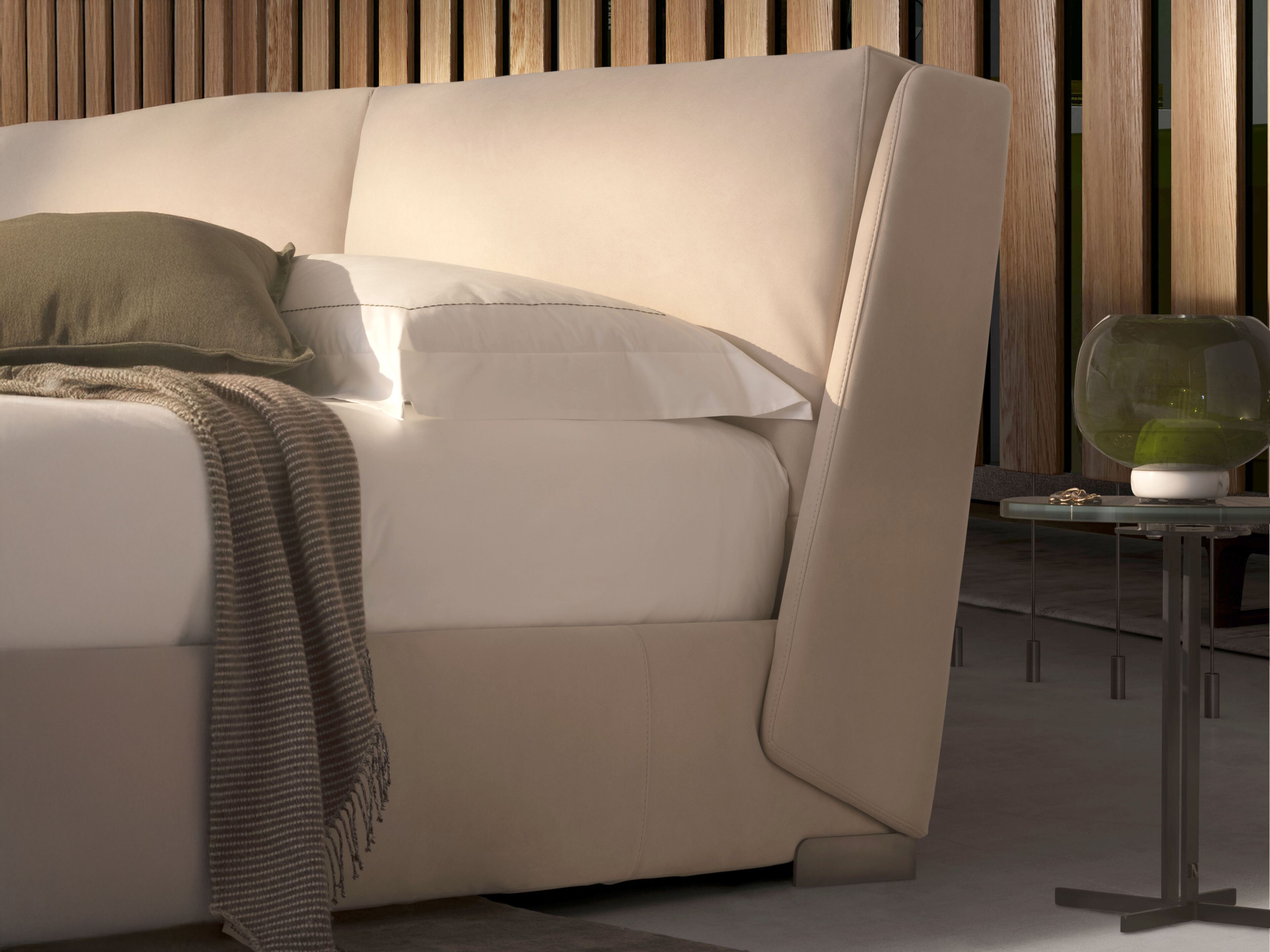 Кожаная двуспальная кровать для хранения Natuzzi Italia FENICE ARCH-00002633 - Вид №2