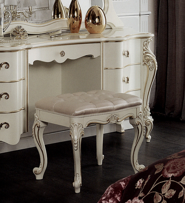 Пуф  MIRANDOLA M2259 Imperial