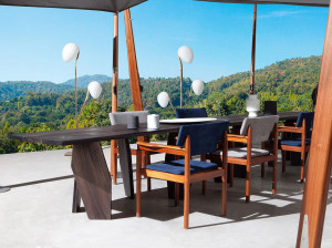 Прямоугольный садовый стол из красного дерева