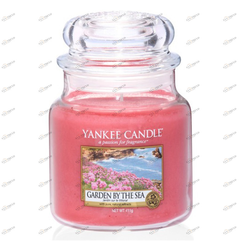 Свеча средняя в стеклянной банке "Сад у моря" Garden by the sea 411 гр 65-90 часов YANKEE CANDLE  268009 Красный 