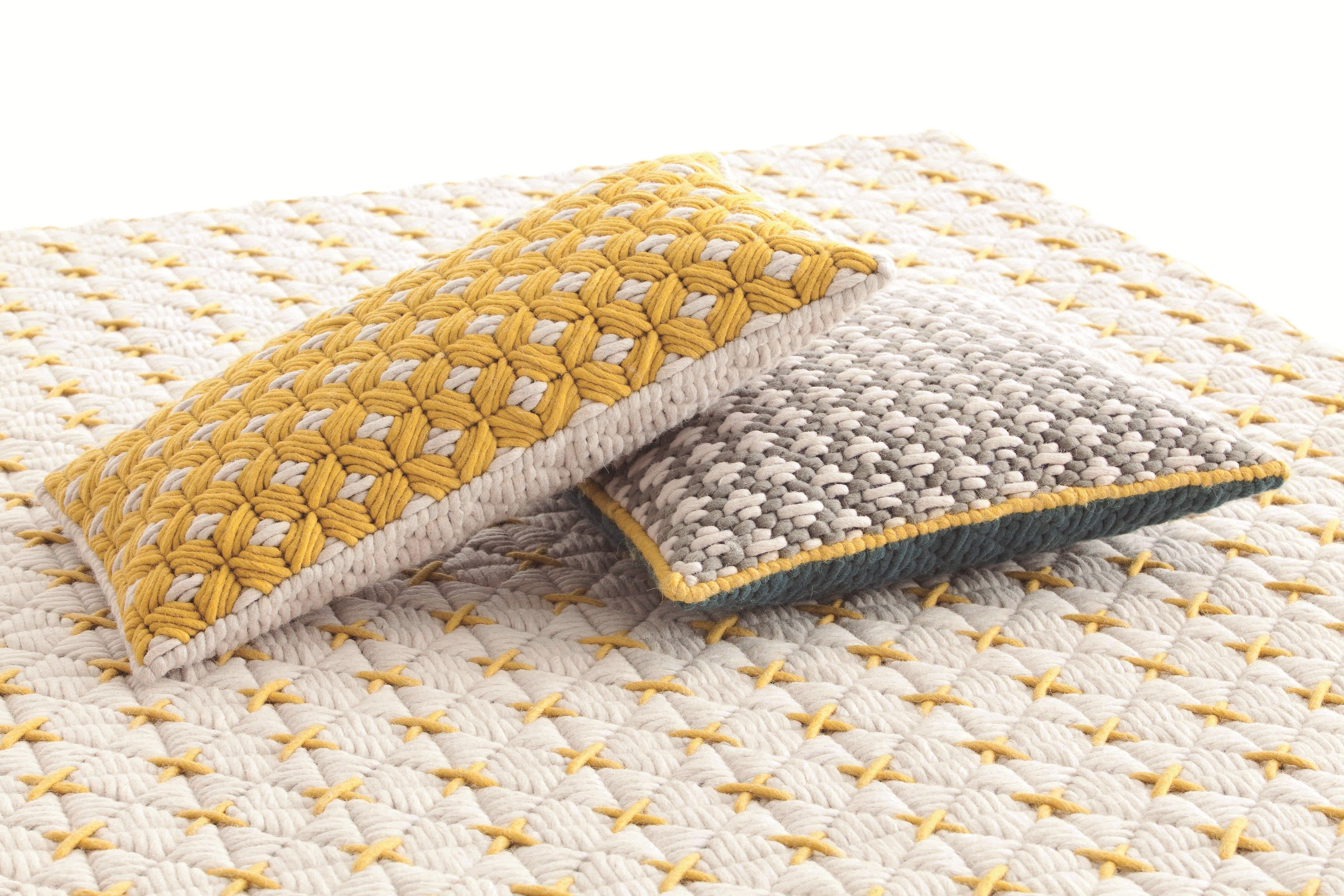 Ткань ручной вышивки прямоугольная подушка GAN Silaï ARCH-00124029 - Вид №1