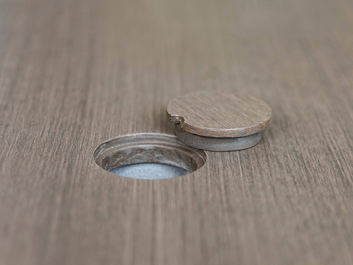 60.00.0352 Стол Kennedy из алюминия / серого камня с отверстием для зонта 90 x 215 Mbm  - Вид №3