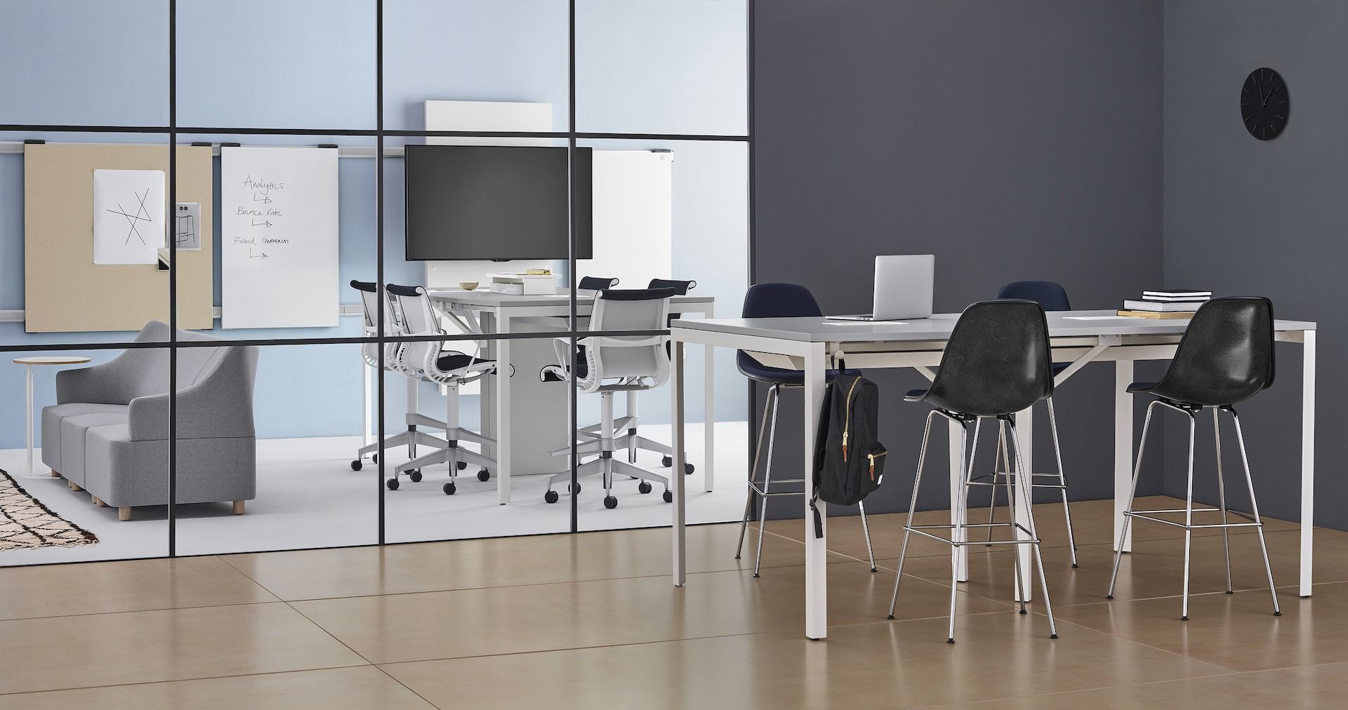 Стол с регулируемой высотой и звукопоглощающими перегородками Herman Miller макет студии ARCH-00126839 - Вид №11