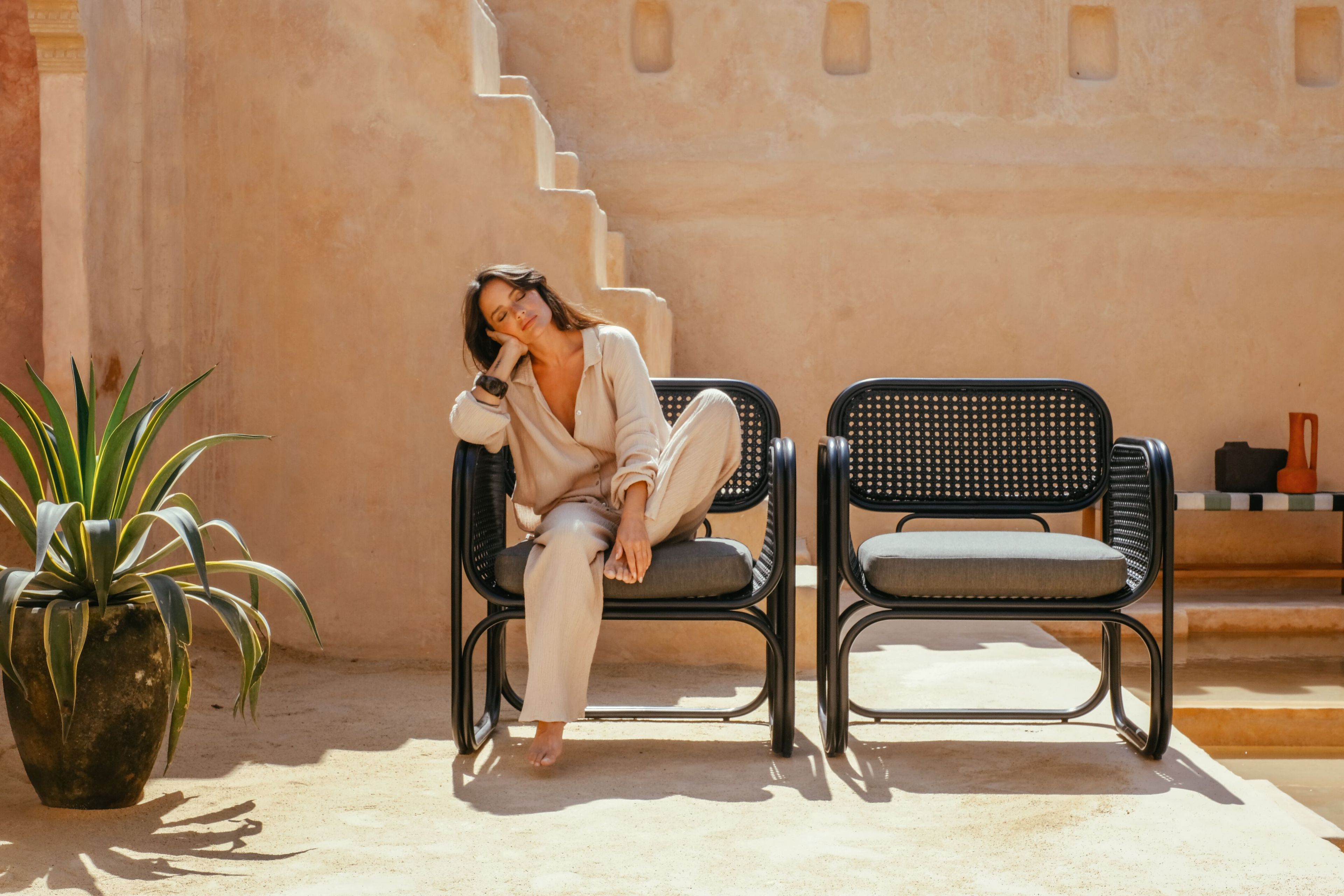 Тканевый мягкий садовый стул с подлокотниками cbdesign Lorella ARCH-00143332 - Вид №5