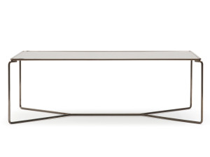 Стальной низкий прямоугольный журнальный столик