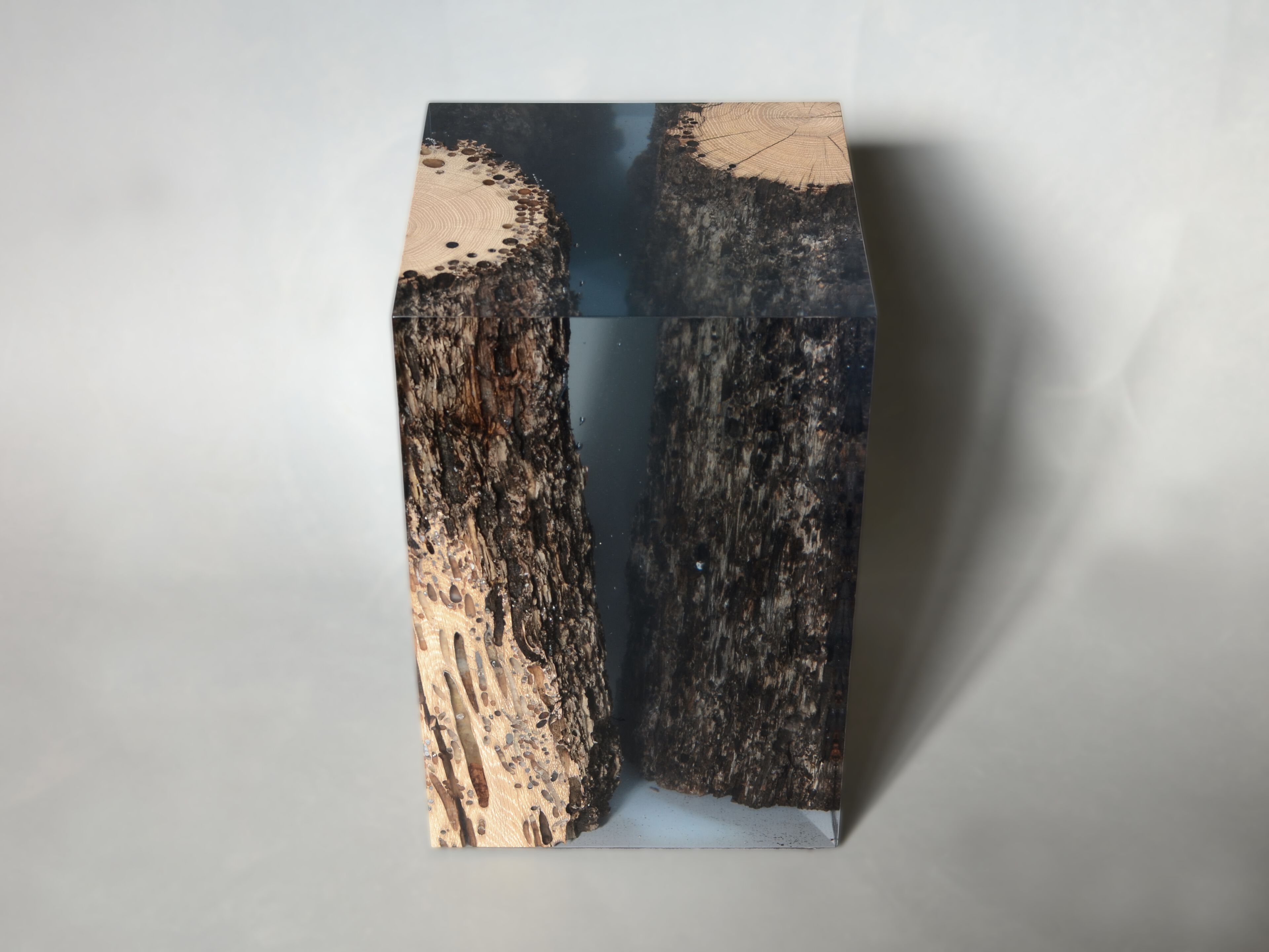 Табурет / журнальный столик из дуба и смолы alcarol Bricola ARCH-00008282 - Вид №3