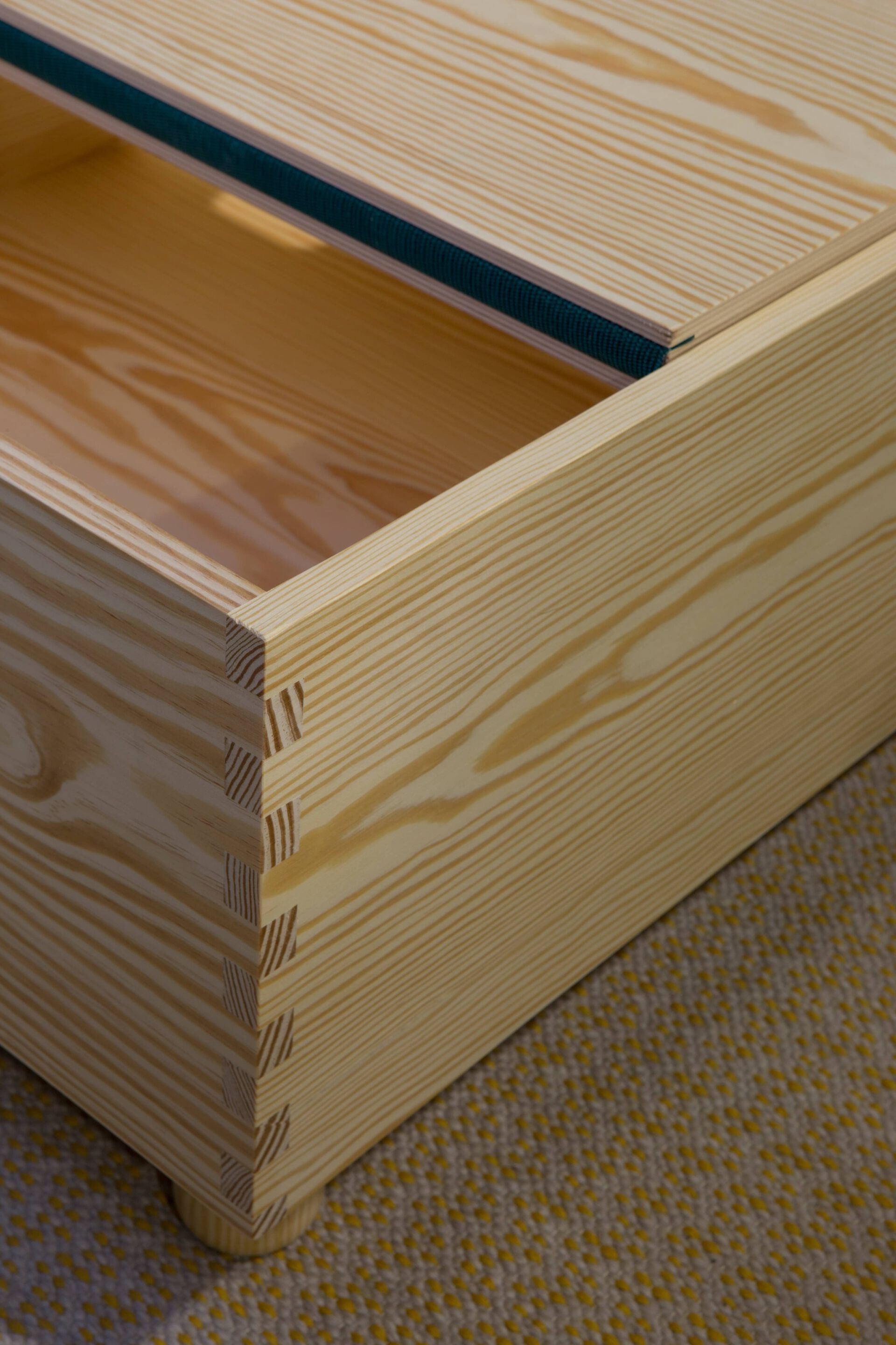 Прямоугольный Сосновый журнальный столик с отсеком для хранения Established&Sons Crate Series ARCH-00038663 - Вид №10