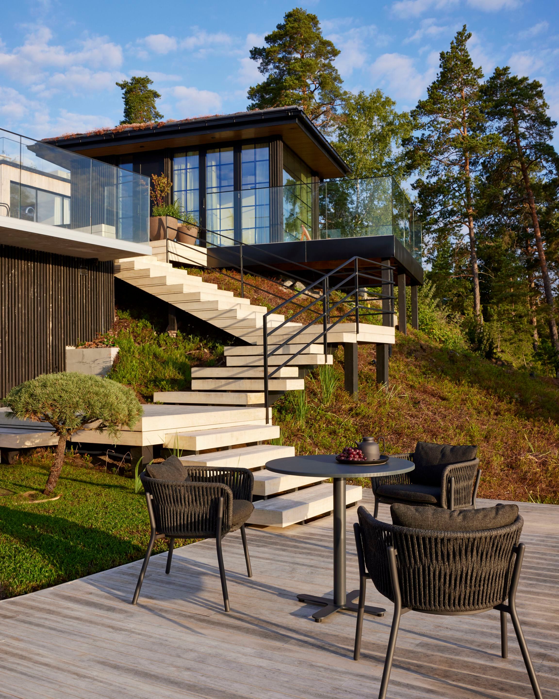 Садовый стул с подлокотниками Skargaarden Tira ARCH-00113607 - Вид №1