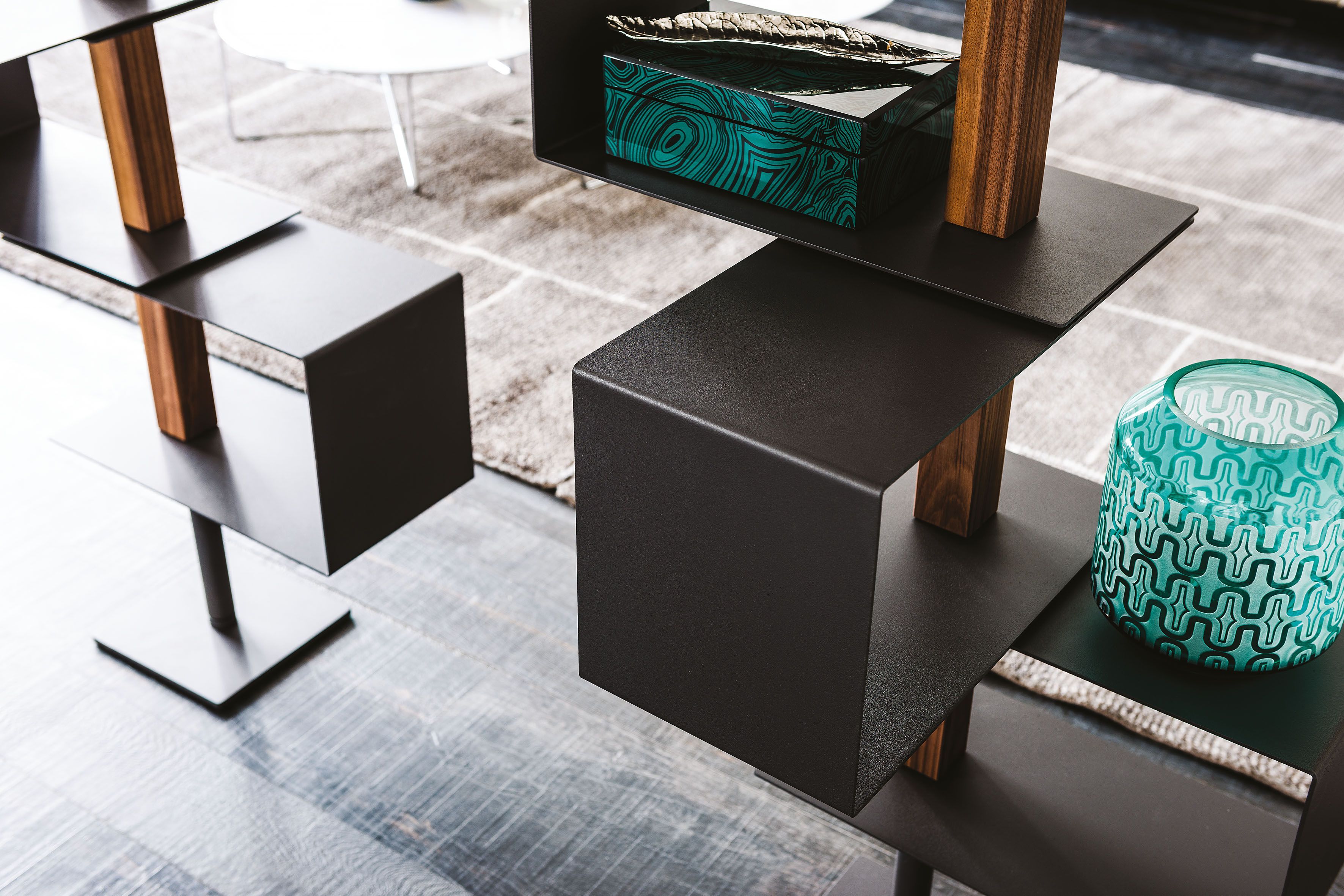 Книжный шкаф из стали и дерева с креплением пол-потолок Cattelan italia TOKYO ARCH-00057405 - Вид №3