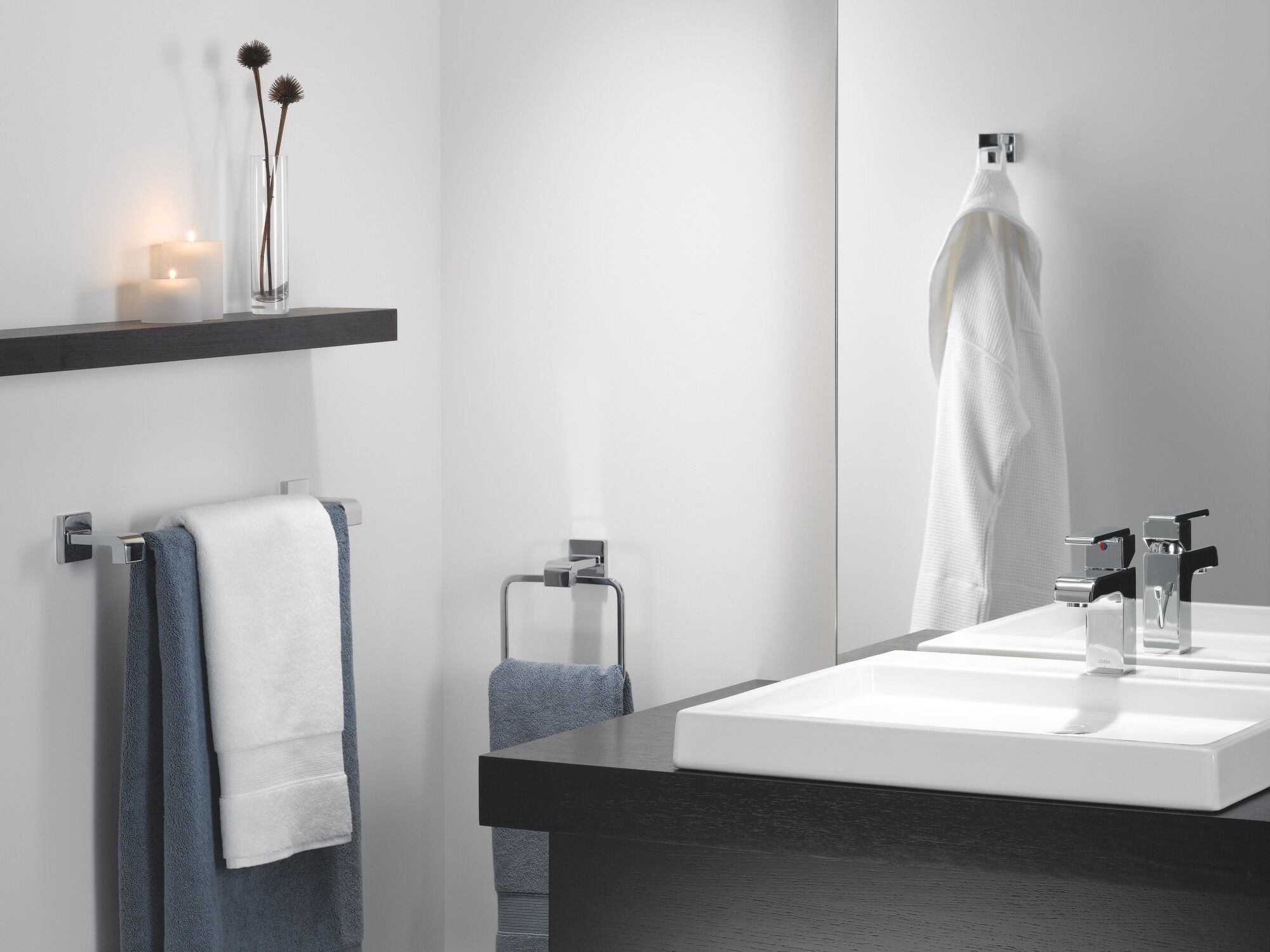 77546-BL Кольцо для полотенца Delta Faucet Ara Матовый черный - Вид №1