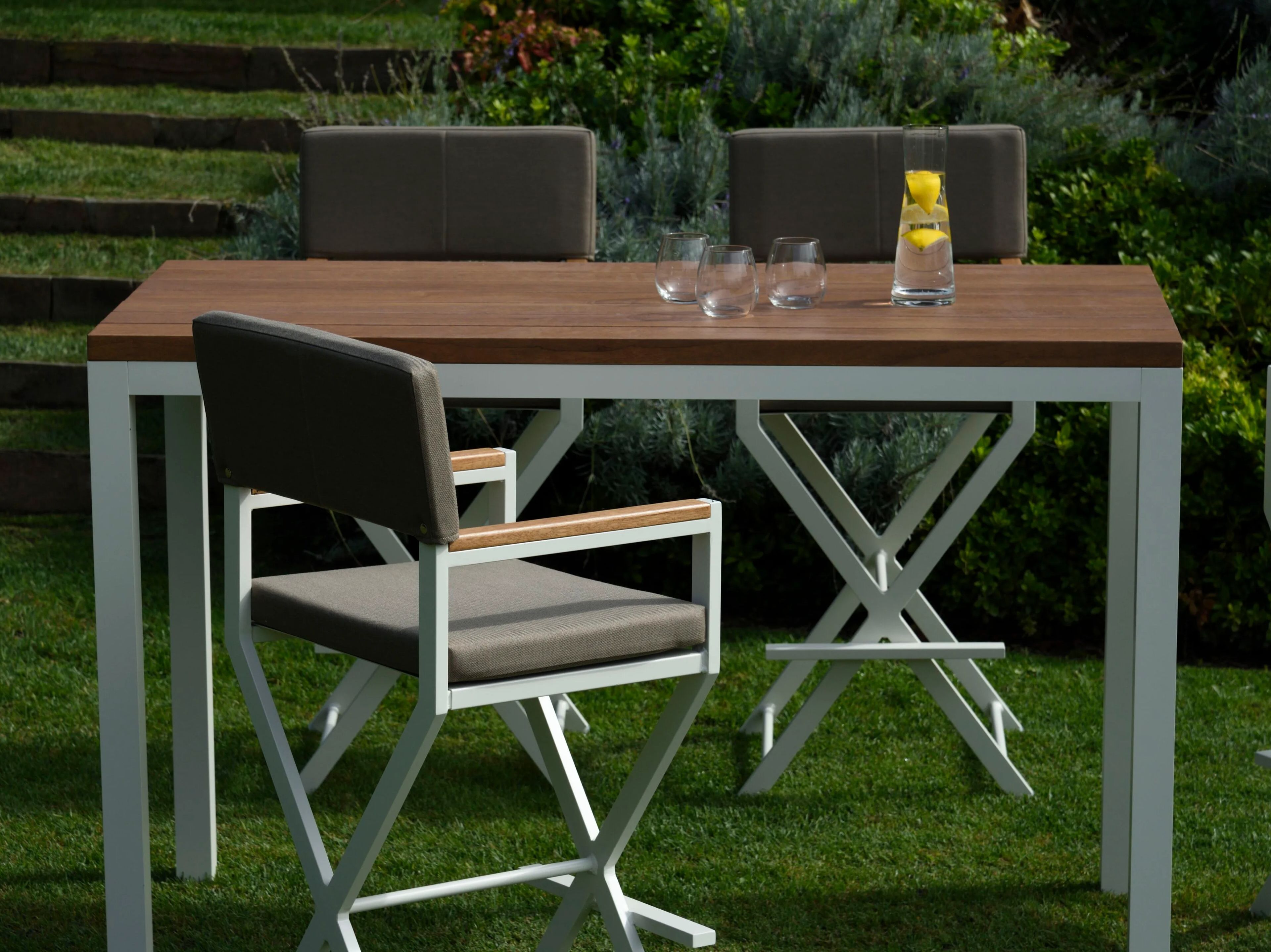 Высокий алюминиевый и деревянный садовый стол 10Deka ARCH-00114161 - Вид №1