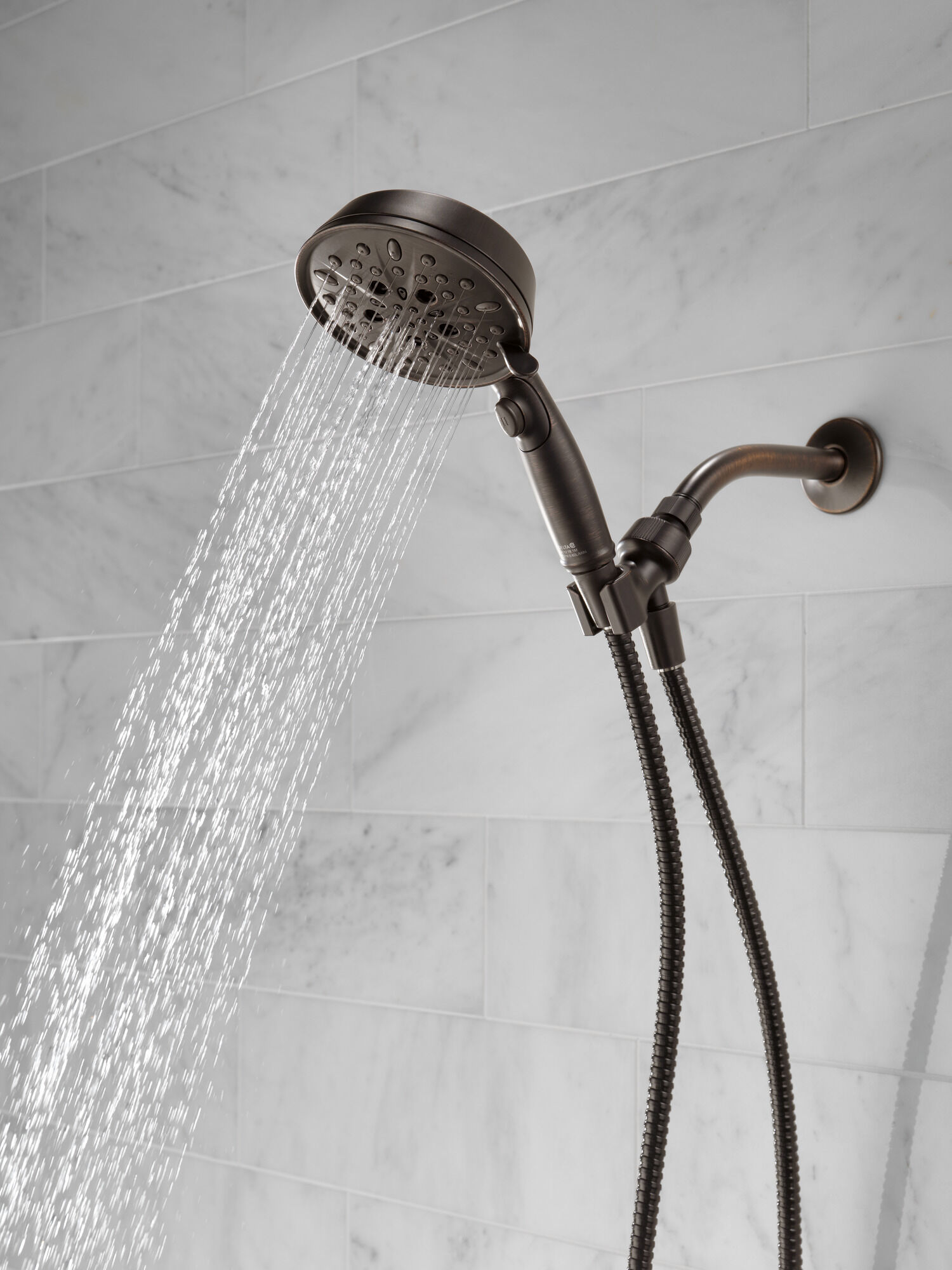 Ручной душ H2O 1,75 галлона в минуту, 7 режимов Delta Faucet 75723RB - Вид №7