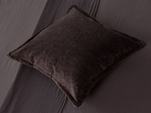 Квадратная подушка из ткани