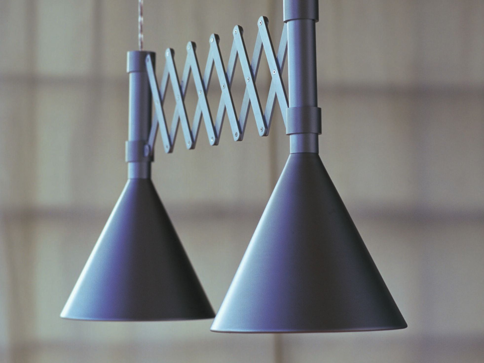 Алюминиевый подвесной светильник Ligne Roset EXTENSIBLE ARCH-00092956