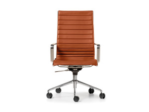 Офисное кресло с колесами и подлокотниками с 5 спицами