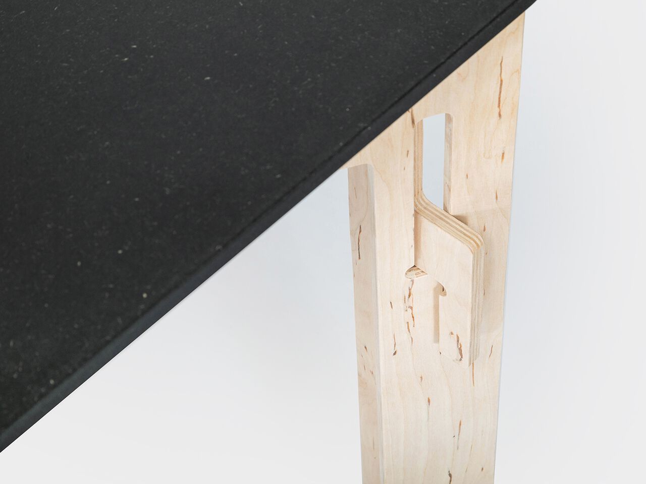 Прямоугольный рабочий стол из березы с системой кабельных втулок Esposit Karya ARCH-00041598 - Вид №4