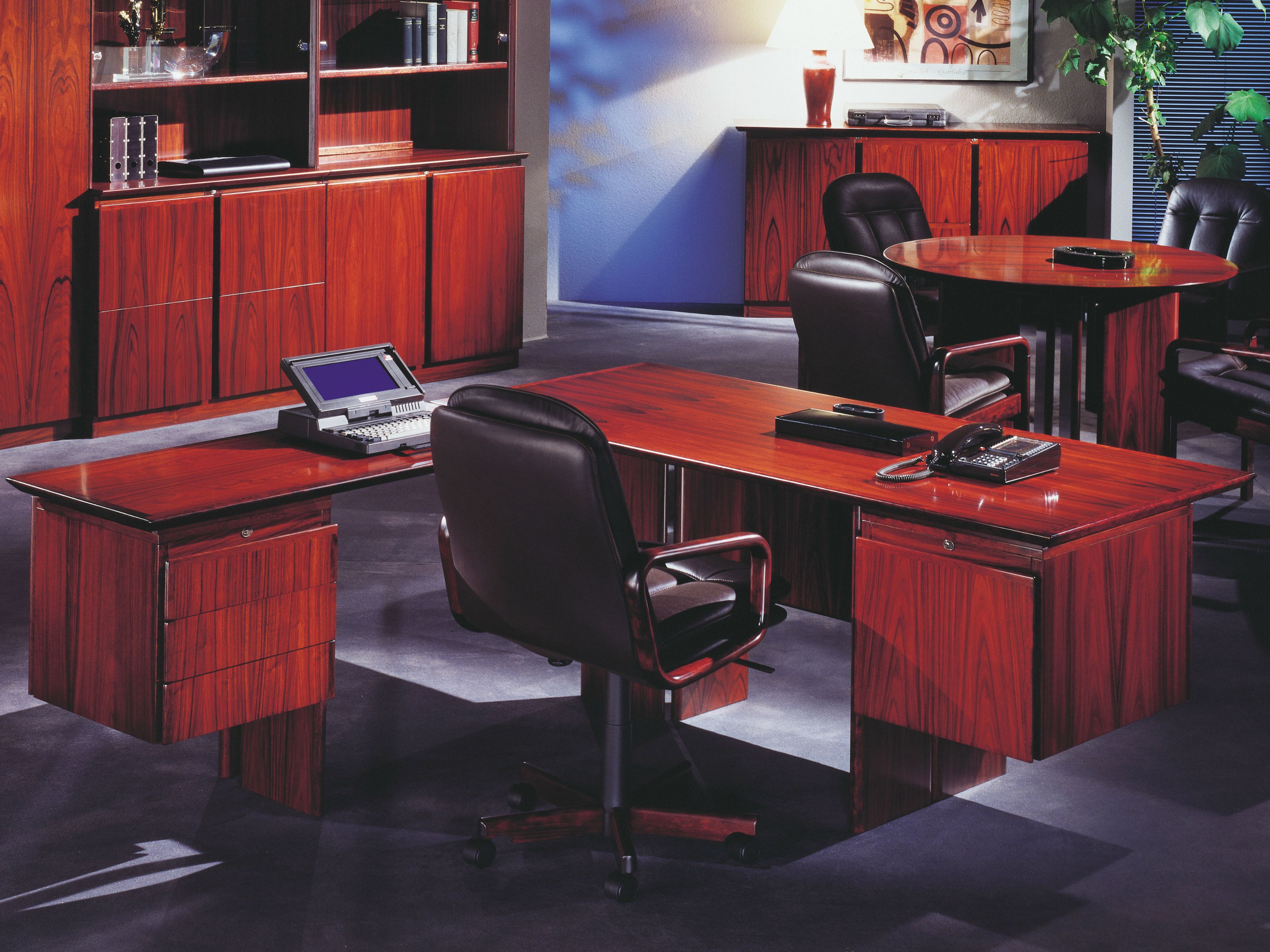 Угловой исполнительный стол Dyrlund ARCH-00059275