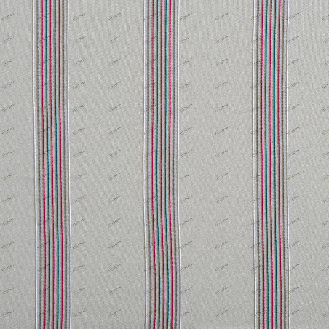 Рулон обоев COCOON CCN19694225. Основа вышивка Casadeco