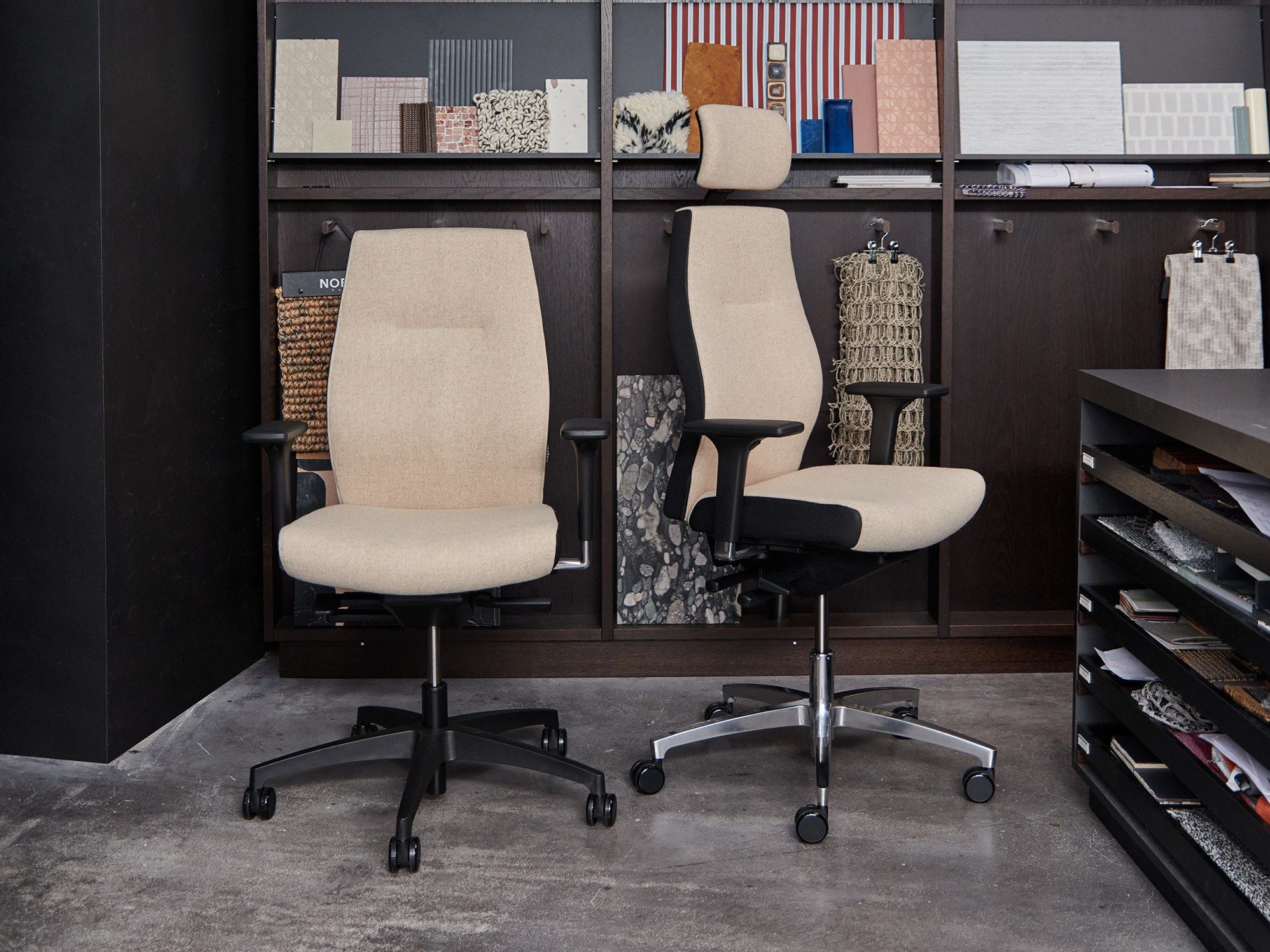 5 спиц ткань регулируемая высота операционный стул офис Dauphin ARCH-00092612 - Вид №3