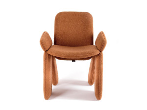 Тканевый стул с подлокотниками