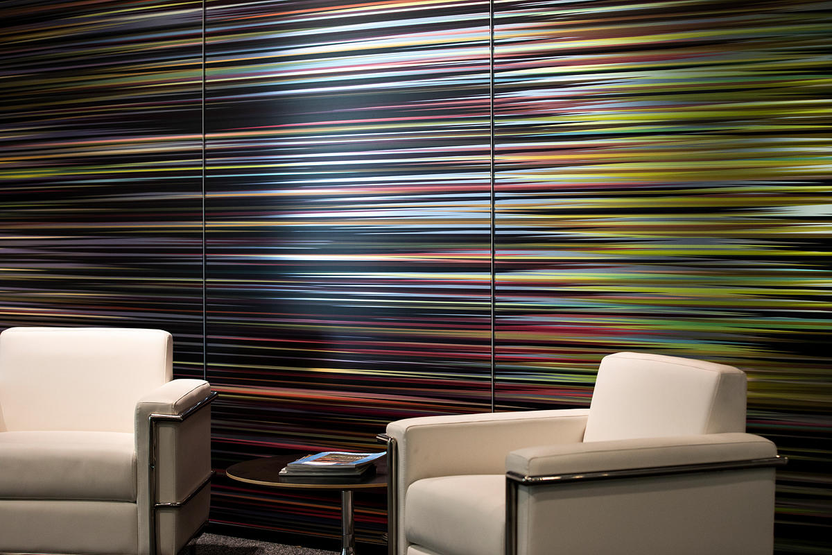 FSRT631 Деталь выравнивающей системы облицовки стен с панелями из вивистрата, слоями стекла в отражающей конфигурации с индивидуальным вытравленным рисунком и стандартной отделкой, а также выступами из нержавеющей стали в Frost Tower, Сан-Антонио, Техас F Forms-surfaces  - Вид №11