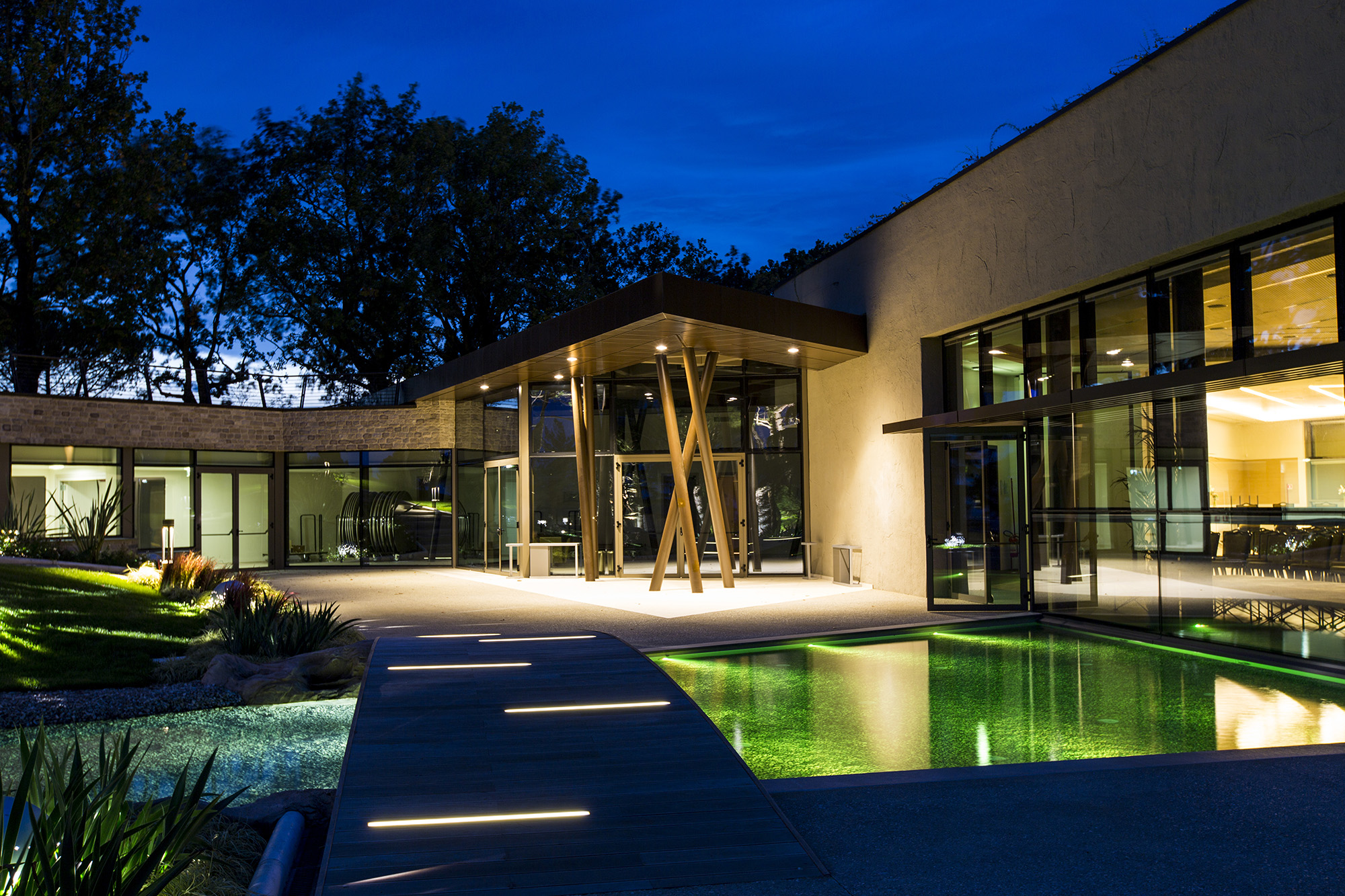 8398303 Встраиваемый в пешеходный пол Platek MINI CORNICHE Incasso   MINI CORNICHE 300 mm - 8 LED RGBW 28°  - Вид №2