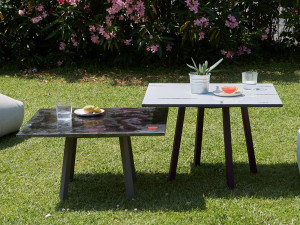 Журнальный столик из фаянса и нержавеющей стали