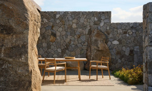 Стул для сада из тикового дерева с подлокотниками