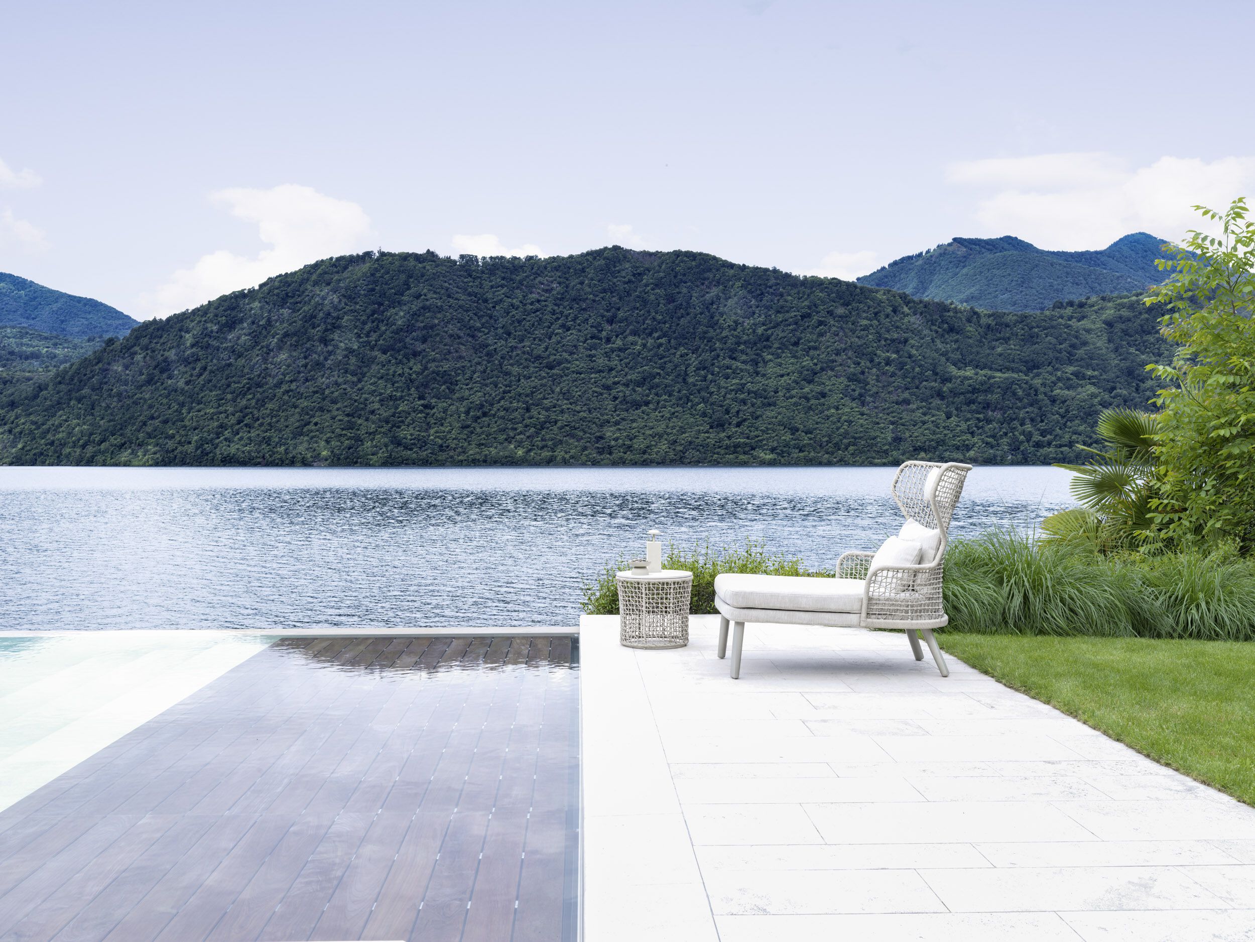 Круглый алюминиевый журнальный столик с порошковым покрытием Varaschin Эмма ARCH-00150622 - Вид №1