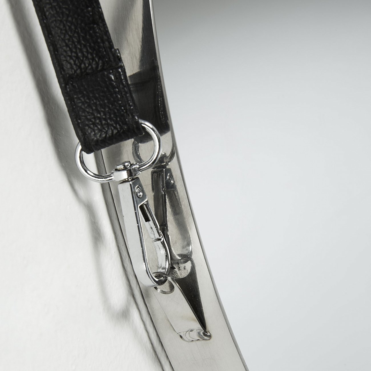 Зеркало на ремне круглое металлическое диаметр 40 см Elne от La Forma LA FORMA ELNE 342859 Металлический  - Вид №2