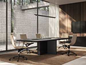 Деревянный прямоугольный стол для совещаний