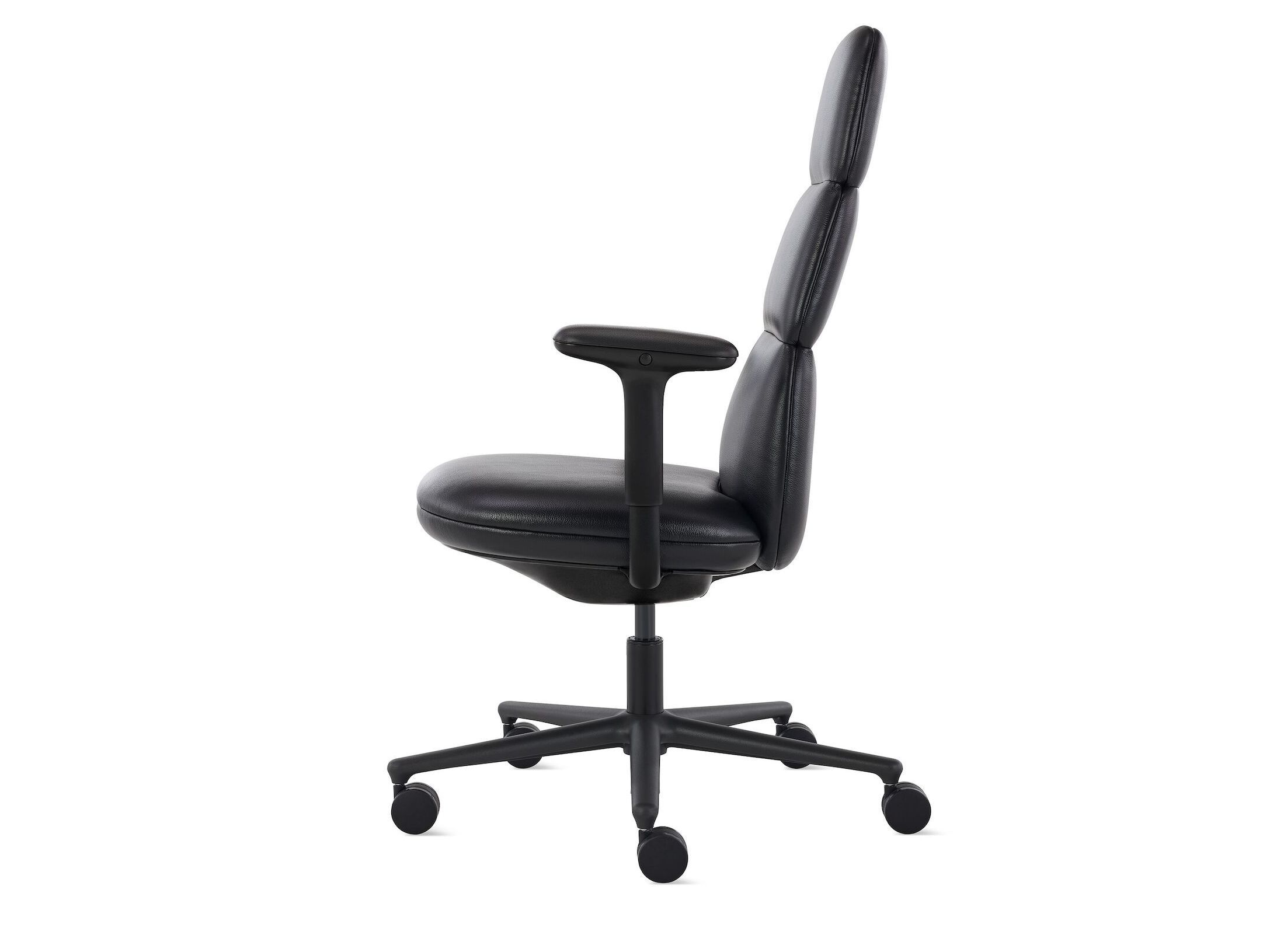 Кожаное офисное кресло с подлокотниками Herman Miller Asari ARCH-00095805