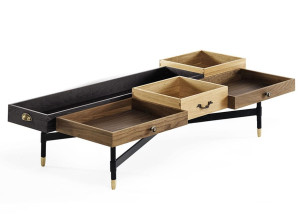 Низкий журнальный столик из массива дерева