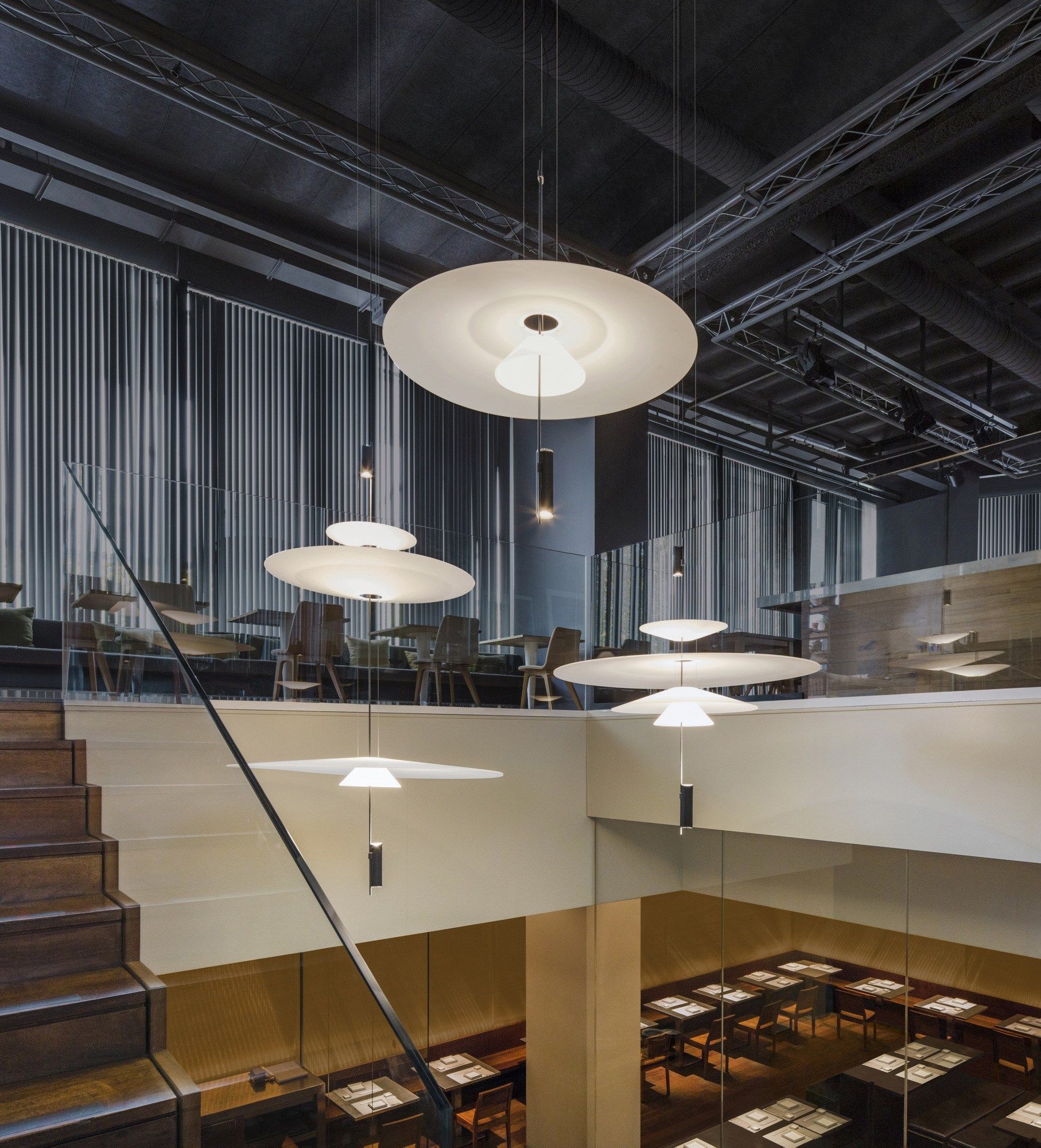 Затемняемый светодиодный подвесной светильник Vibia ARCH-00010537