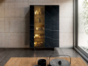 Стеклянный шкаф