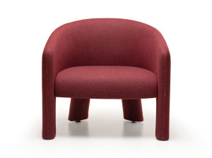 Тканевое кресло с подлокотниками