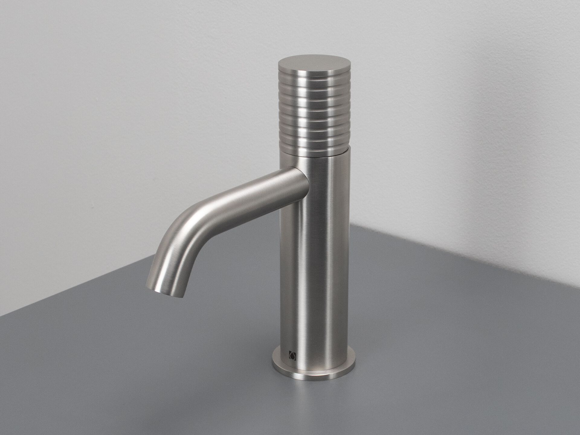 Однорычажный смеситель для раковины из нержавеющей стали Super Inox OPLUS ARCH-00054598 - Вид №2