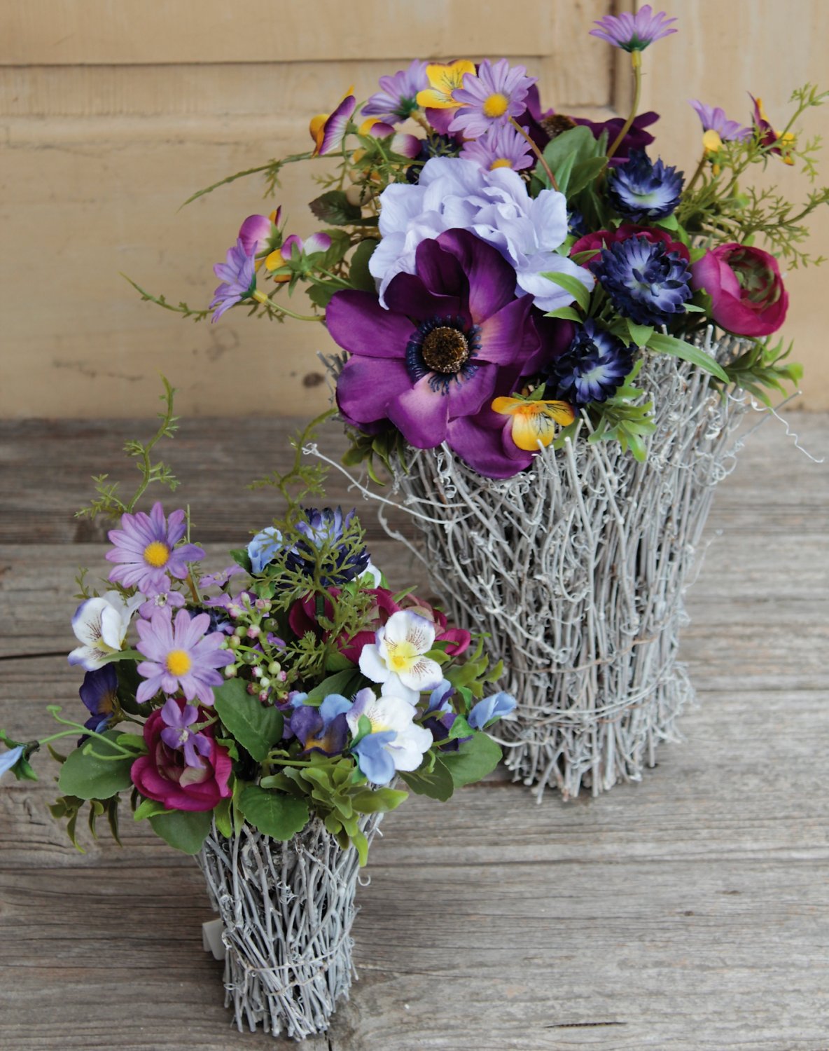 5701 111 a3 Композиция из искусственных цветов с ротангом, 38 см, темно-синяя H-andreas  - Вид №1